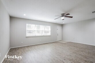 3607 Dawnwood Dr in Spring, TX - Foto de edificio - Building Photo