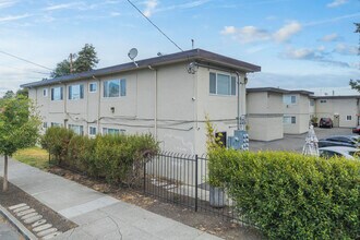 2249 Bonar St in Berkeley, CA - Foto de edificio - Building Photo