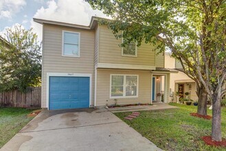 10617 Garbacz Dr in Austin, TX - Foto de edificio - Building Photo