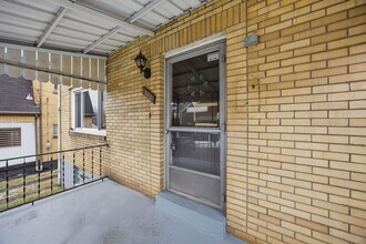 513 Garden Ct in Braddock, PA - Building Photo - Building Photo