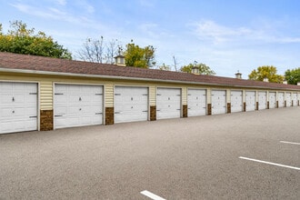 Bridlewood Apartments in Altoona, IA - Foto de edificio - Building Photo