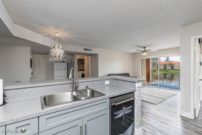 property at 1205 Wildwood Lakes Blvd