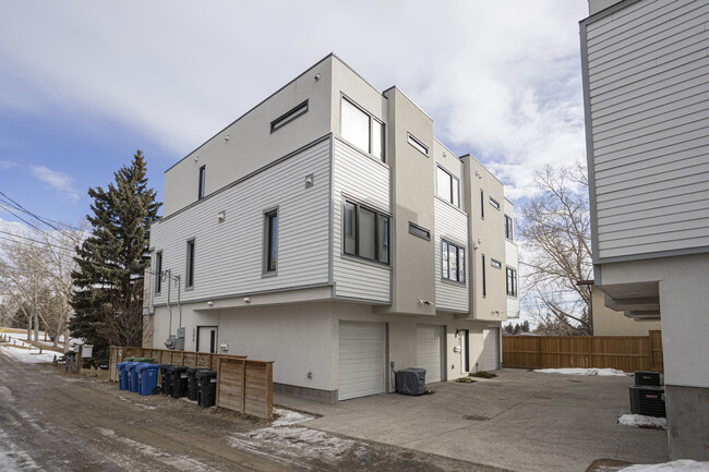 1618 24 Av NW in Calgary, AB - Building Photo - Building Photo