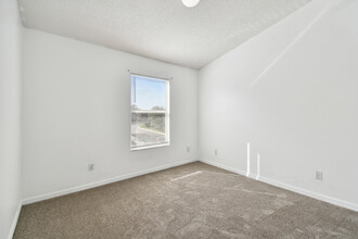1232 Baronscourt Dr in Wesley Chapel, FL - Building Photo - Building Photo