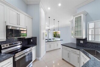 6821 Winged Foot Dr in Hialeah, FL - Foto de edificio - Building Photo