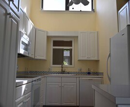 540 Heritage Vlg in Southbury, CT - Building Photo - Building Photo