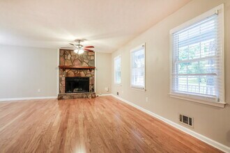 2979 Mike Dr in Marietta, GA - Building Photo - Building Photo