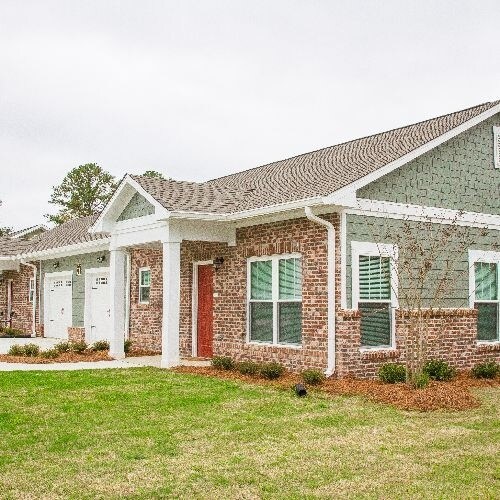 Creekview Commons in Americus, GA - Foto de edificio