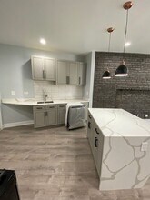 7644 N Eastlake Ter in Chicago, IL - Building Photo - Building Photo