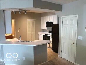 8382 Enclave Blvd in Fishers, IN - Building Photo - Building Photo