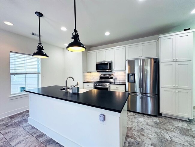 2716 Halcyon Dr, Unit #38 in Austin, TX - Building Photo - Building Photo
