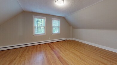 310 Lowell St, Unit 1 in Somerville, MA - Building Photo - Building Photo