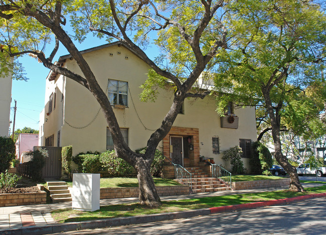 365 N Gardner St in Los Angeles, CA - Foto de edificio - Building Photo