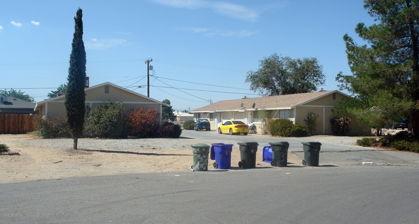 20953 Sioux Rd in Apple Valley, CA - Building Photo