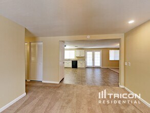 1507 W El Monte Pl in Chandler, AZ - Foto de edificio - Building Photo