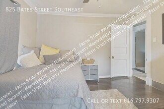 825 Bates St SE in Grand Rapids, MI - Building Photo - Building Photo