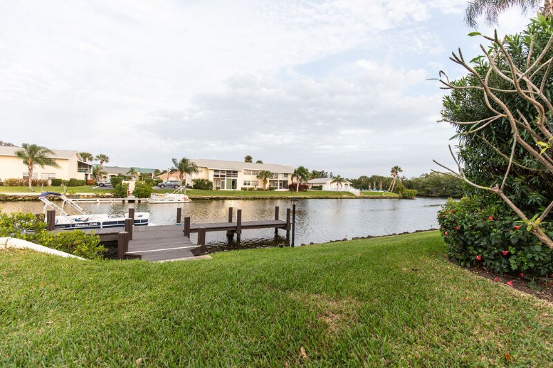 1815 Robalo Dr in Vero Beach, FL - Building Photo