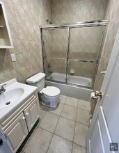 818 Clarence Ave-Unit -1 in Bronx, NY - Building Photo - Building Photo
