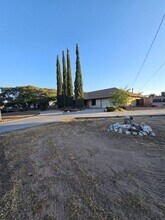 7742 Oxford Ave in Hesperia, CA - Building Photo - Building Photo