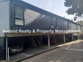 830 SW Broadway Dr in Portland, OR - Building Photo - Building Photo