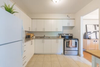 75 Huron Heights in Newmarket, ON - Building Photo - Building Photo