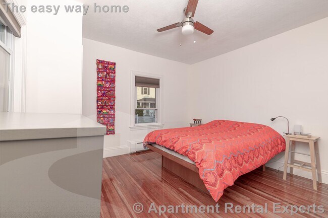 11 Hinckley St in Somerville, MA - Building Photo - Building Photo