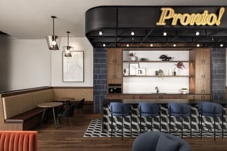 akin Tennyson in Denver, CO - Foto de edificio - Building Photo