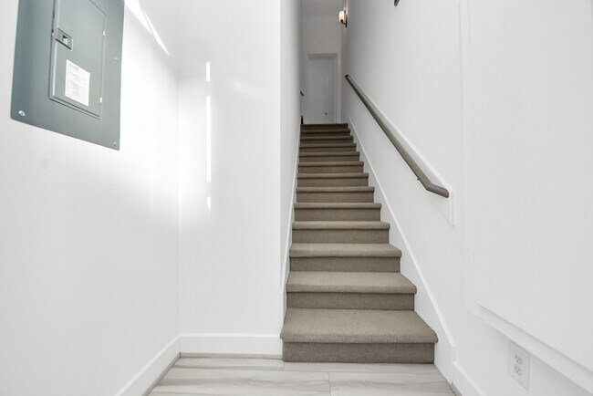 18716 Centro Main St in Shenandoah, TX - Foto de edificio - Building Photo