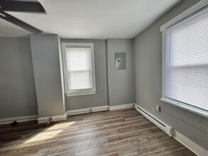 166 N Sandusky St in Delaware, OH - Building Photo - Building Photo