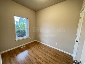 14815 SE Rupert Dr in Oak Grove, OR - Building Photo - Building Photo