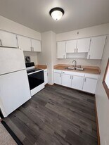 8641 W Lapham St in West Allis, WI - Building Photo