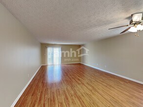 8059 Sydney Ln in Avon, IN - Building Photo - Building Photo