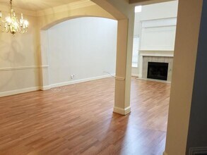 535 Poplar Ln in Irving, TX - Building Photo - Building Photo