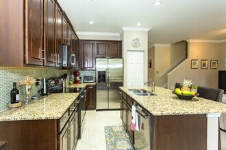 10426 Wellington Parc Dr in Wellington, FL - Building Photo - Building Photo