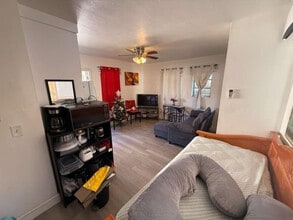 126 SE 10th St in Hallandale Beach, FL - Building Photo - Building Photo