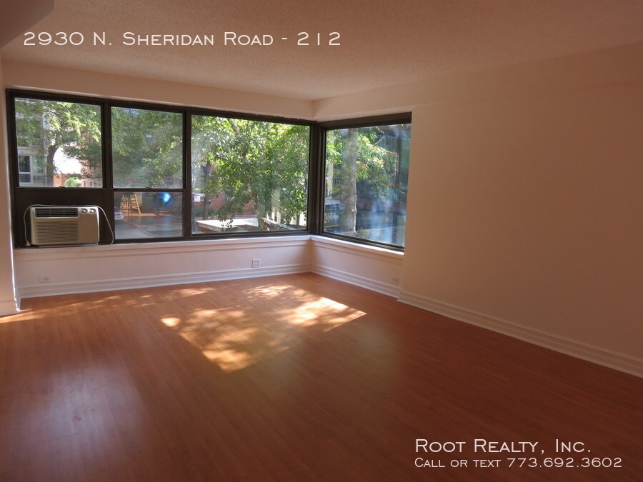 2930 N Sheridan Rd-Unit -212 in Chicago, IL - Building Photo