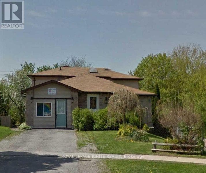 65 Hickling Trail in Barrie, ON - Building Photo