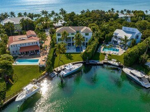 481 S Mashta Dr in Key Biscayne, FL - Building Photo - Building Photo