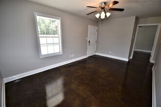 333 Rossview Rd in Clarksville, TN - Building Photo - Building Photo