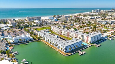 5555 Gulf Blvd in St Pete Beach, FL - Building Photo - Building Photo