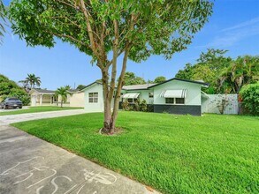 221 NE 31st St in Pompano Beach, FL - Building Photo - Building Photo