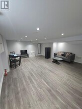 56 Bloomfield Ave in Toronto, ON - Building Photo - Building Photo