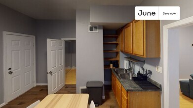 2611 W Armitage Ave in Chicago, IL - Building Photo - Building Photo