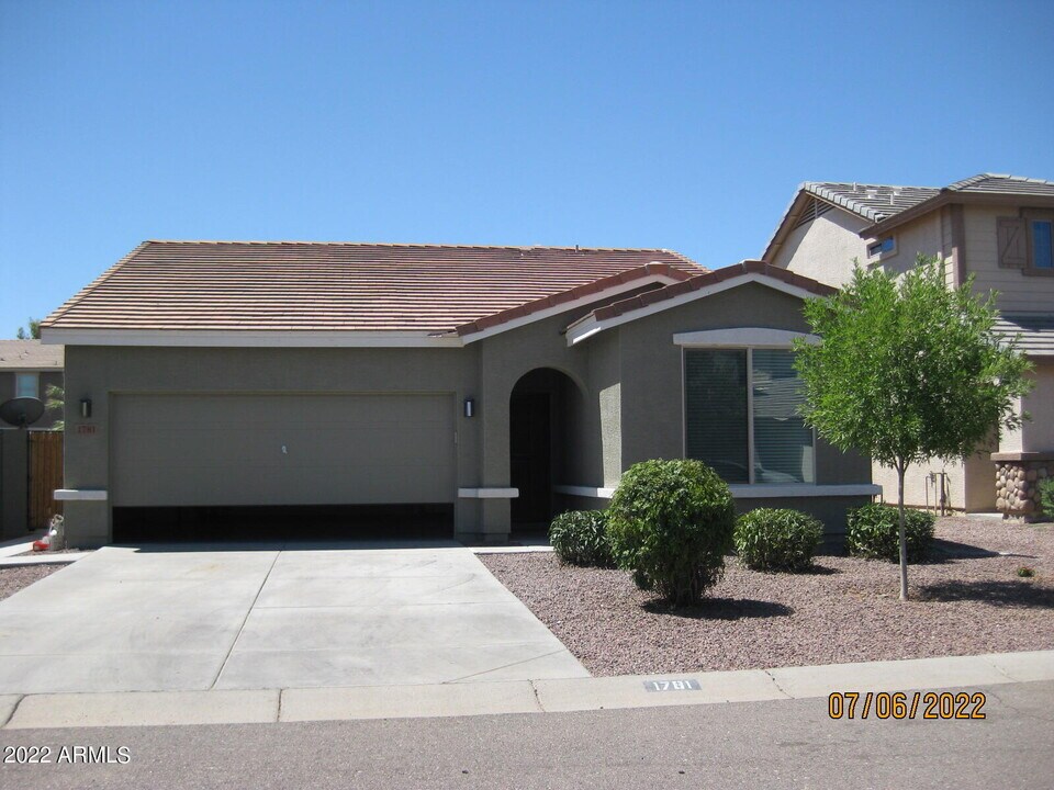 1781 W Gold Mine Way in San Tan Valley, AZ - Building Photo