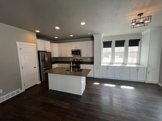 923 W State St in Lehi, UT - Building Photo - Building Photo