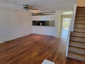 12674 Castle Hill Dr in Tampa, FL - Building Photo - Building Photo