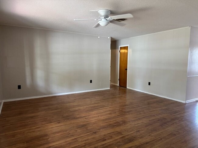 1366 N Merlin Terrace in Crystal River, FL - Building Photo - Building Photo