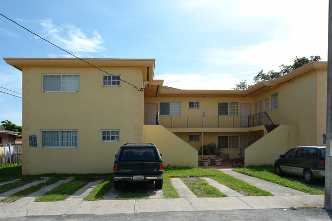 Milan Properties in Miami, FL - Foto de edificio - Building Photo