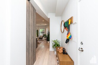 1336 W Bryn Mawr Ave, Unit 3F in Chicago, IL - Foto de edificio - Building Photo