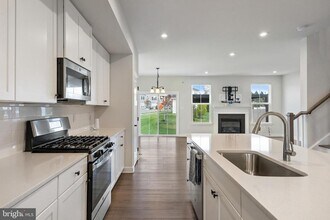 2 Rosemary Wy in Mount Laurel, NJ - Building Photo - Building Photo